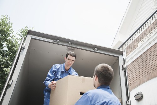 Moving service support for a Kensington apartment with stairs and lift access